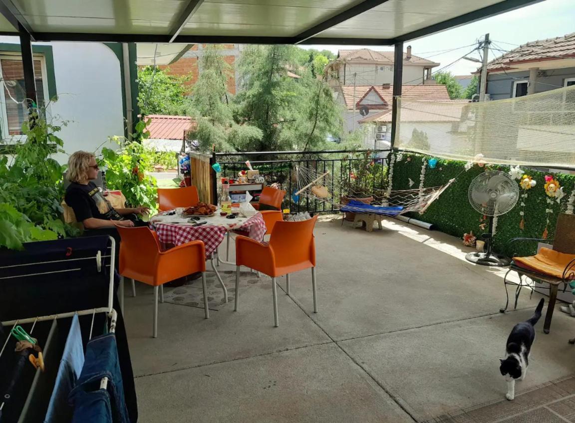Bed and Breakfast Adem'S Cozy Terrace Retreat à Skopje Extérieur photo