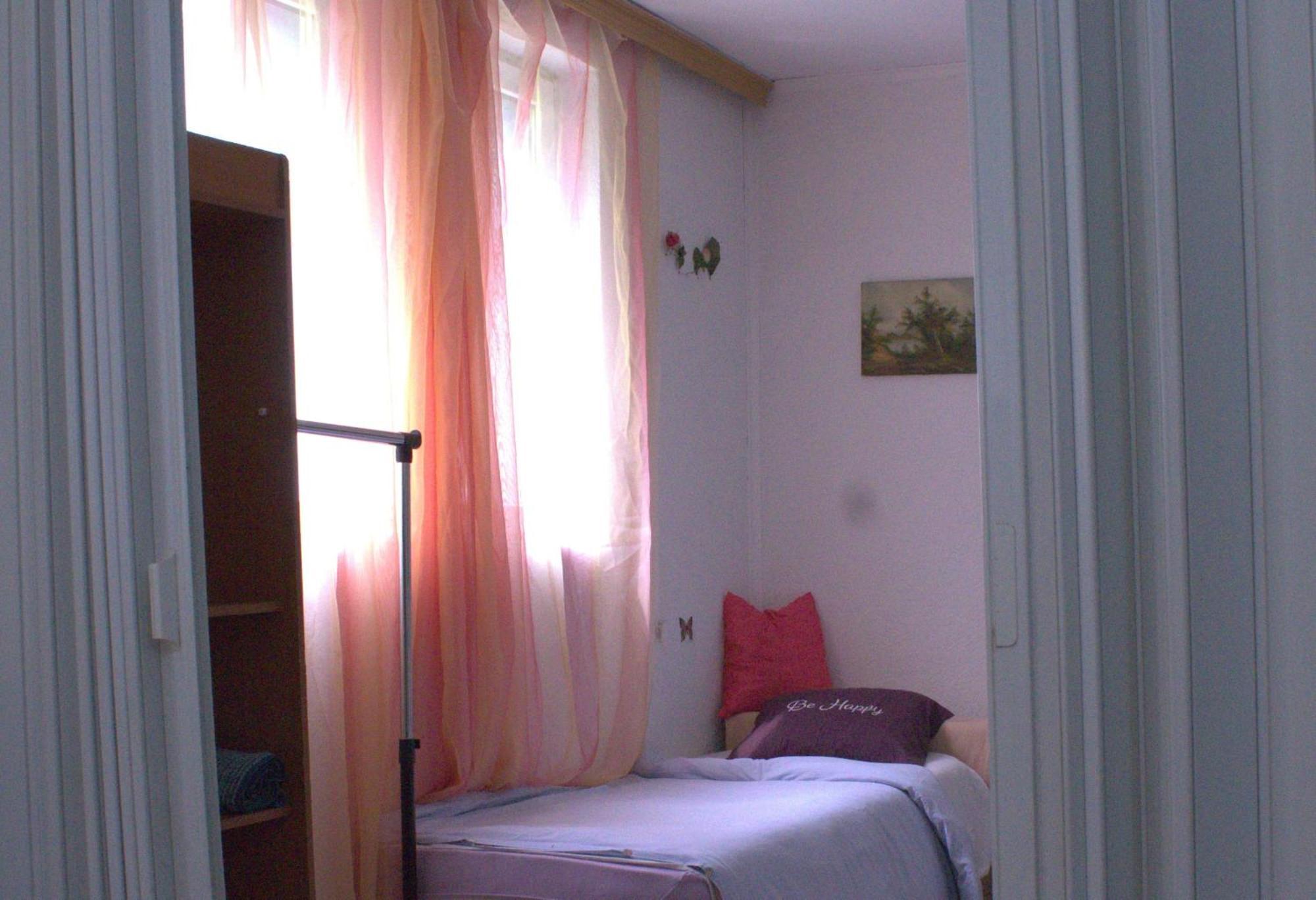 Bed and Breakfast Adem'S Cozy Terrace Retreat à Skopje Extérieur photo